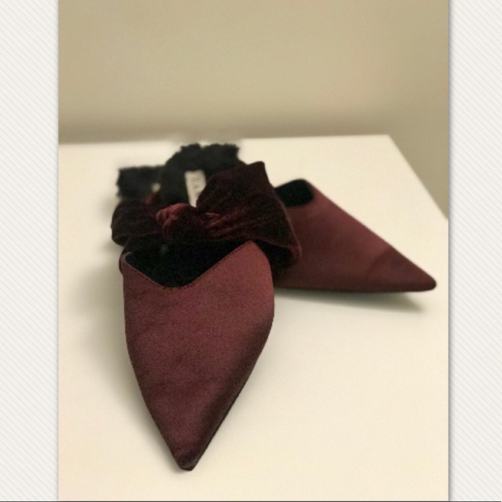 Burgundy Pointed Tow Flats